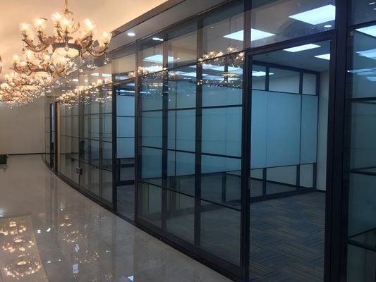 การป้องกัน UV ที่มีประสิทธิภาพ และแผ่นกระจกเสียง laminated ที่เป็นมิตรต่อสิ่งแวดล้อม เพื่อการผลิตเสียงที่ดีขึ้น